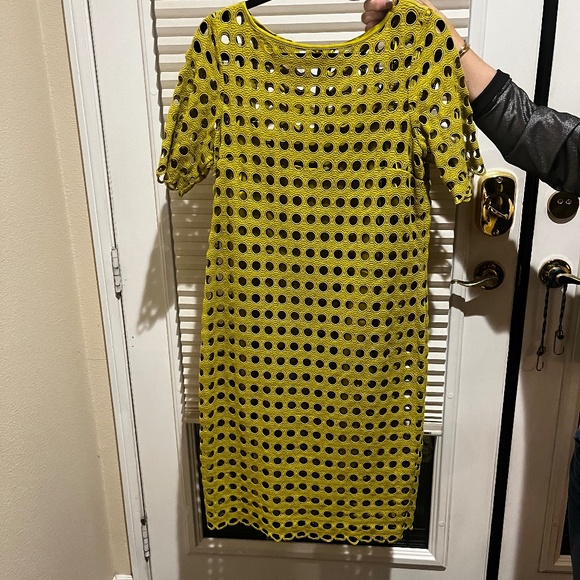 Worth NY, chartreuse pencil/sheath dress size 10. Circa 2013 retailed @$495. - Picture 1 of 4